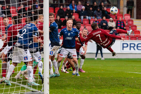 Östers Anssi Suhonen gör 1-0