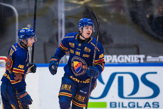 Djurgårdens Victor Eklund och Anton Frondell jublar