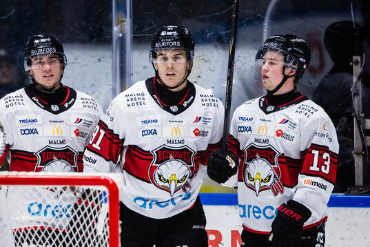 Malmö Redhawks Axel Sundberg jublar