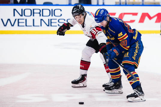 Malmö Redhawks Axel Sundberg och Djurgårdens Mathias