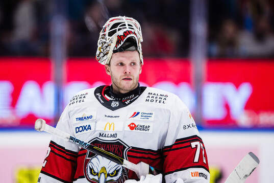 uMalmö Redhawks  målvakt Daniel Marmenlind nder