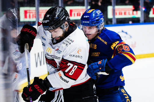 Malmö Redhawks Robin Hanzl och Djurgårdens Victor Eklund