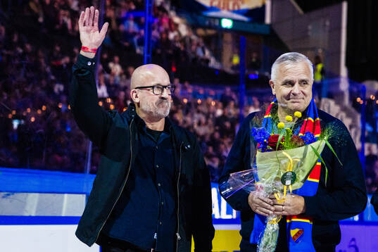 Djurgårdens legendar Jens Öhling (v) hyllas