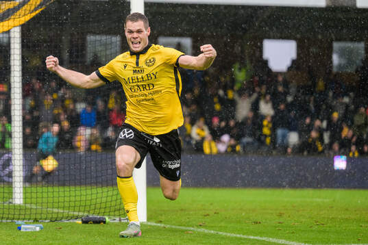 Mjällbys Jacob Bergström jublar