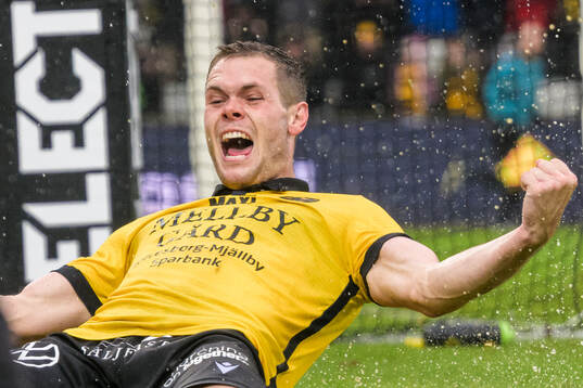 Mjällbys Jacob Bergström jublar