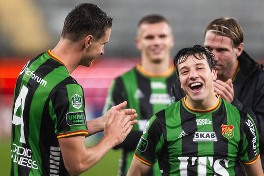 GAIS Oskar Ågren och Matteo de Brienne jublar