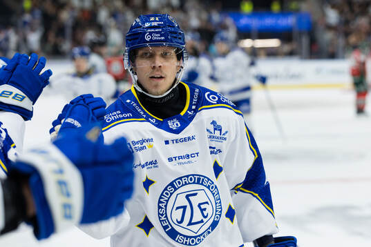 Leksands Joonas Lyytinen jublar