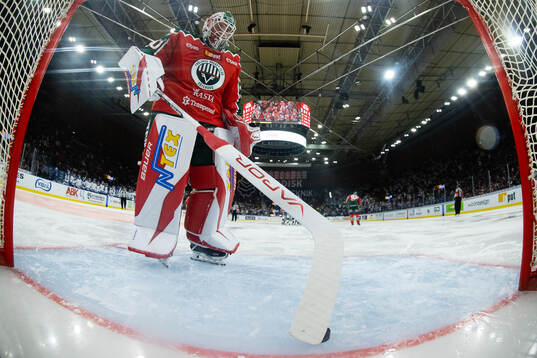 Frölundas målvakt Tobias Normann deppar