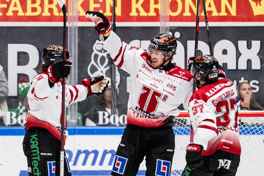 Örebros Christopher Mastomäki jublar
