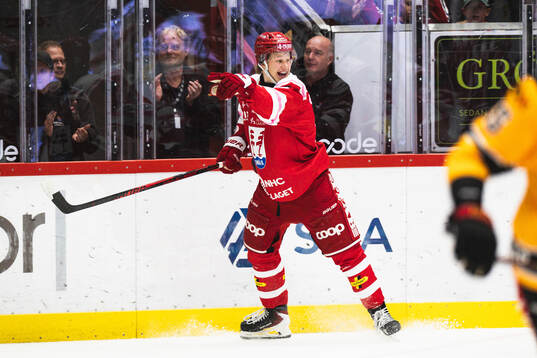 Timrås Eddie Genborg jublar