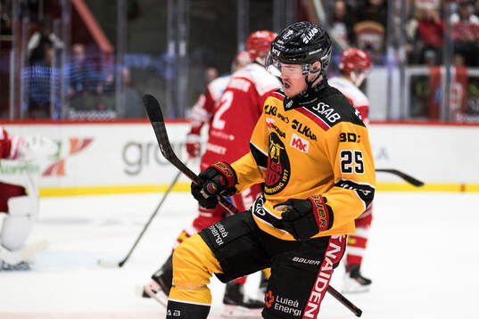 Luleås Filip Eriksson jublar