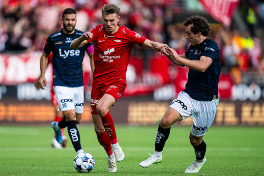 Bläddra bland fler bilder av Football, Eliteserien, Viking - Brann