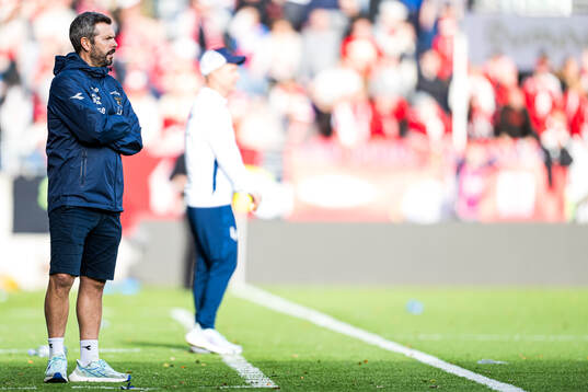 Head coach Bjarte Lunde Aarsheim of Viking