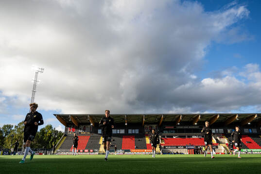 Häckens spelare värmer upp