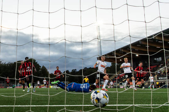 Häckens Adrian Svanbäck gör 1-2 bakom Brommapojkarnas