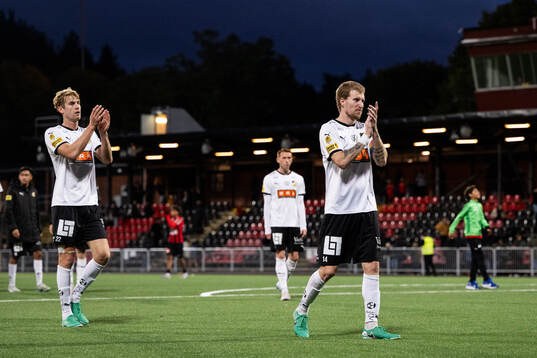 Häckens Filip Helander och Simon Gustafson jublar