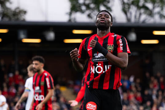 Brommapojkarnas Ezekiel Alladoh deppar