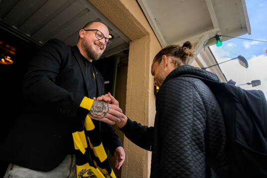 Mjällbys kommuniktionsansvarig James Wahlberg och Tom