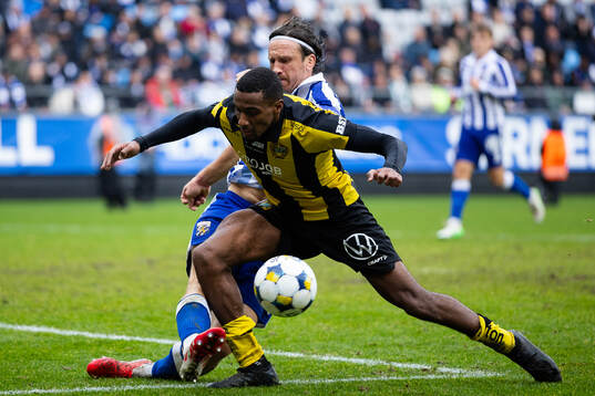 IFK Göteborgs Gustav Svensson och Hammarbys Paulos Abraham