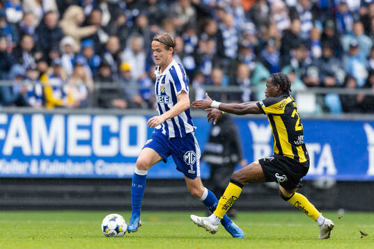 IFK Göteborgs August Erlingmark och Hammarbys Okeke Obilor