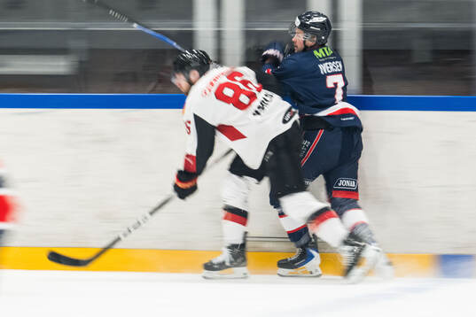 Hanvikens s Alexander Karlsson och Halmstads Melker Iversen