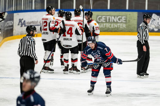 Bläddra bland fler bilder av Ishockey, HockeyEttan Södra, Halmstad - Hanvikens 