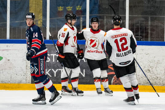 Hanvikens s Alex Ek och Adam Falk jublar