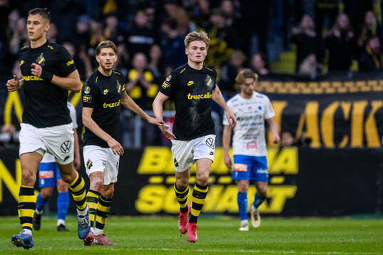 AIKs Anton Salétros och Erik Hovden Flataker jublar