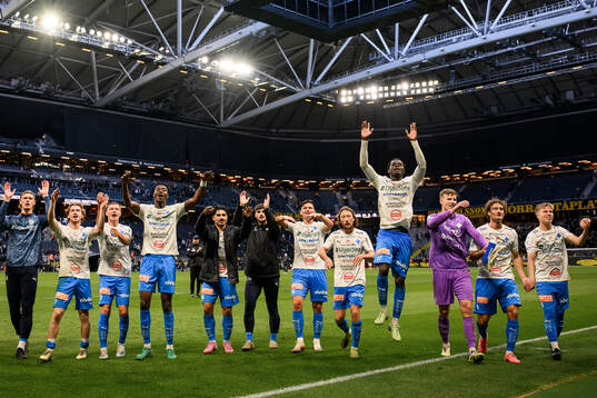 Värnamos spelare jublar