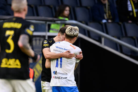 AIKs Bersant Celina och Värnamos Kent-Are Antonsen