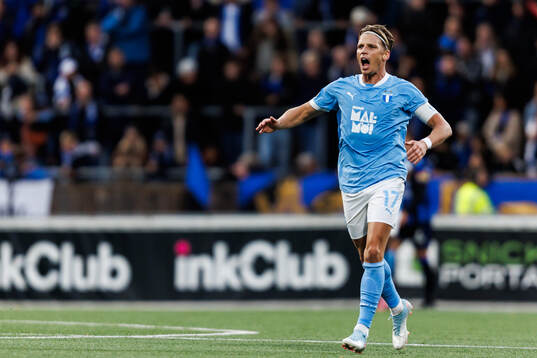 Malmö FFs Jens Stryger Larsen jublar