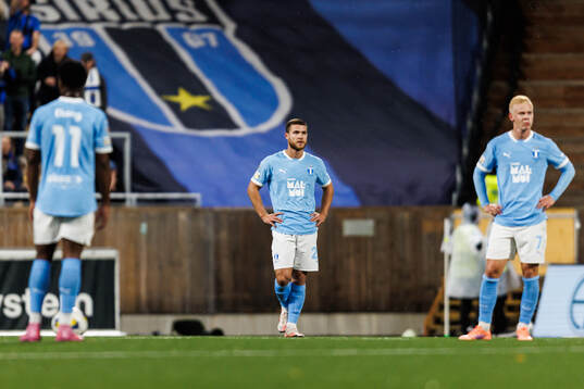 Malmö FFs Gabriel Busanello och Otto Rosengren deppar