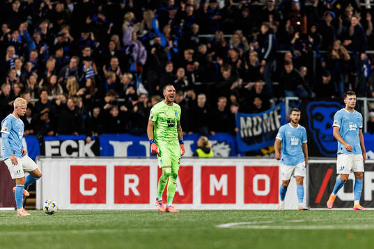 Malmö FFs målvakt Robin Olsen deppar