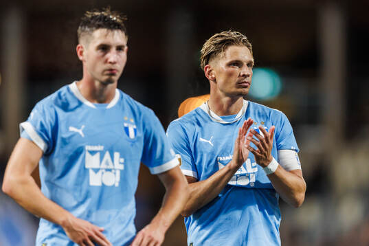 Malmö FFs Lasse Berg Johnsen och Jens Stryger Larsen deppar