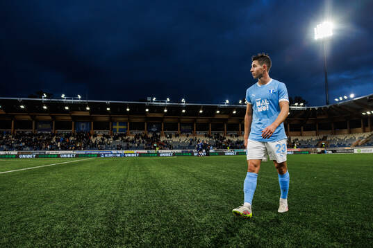 Malmö FFs Lasse Berg Johnsen deppar