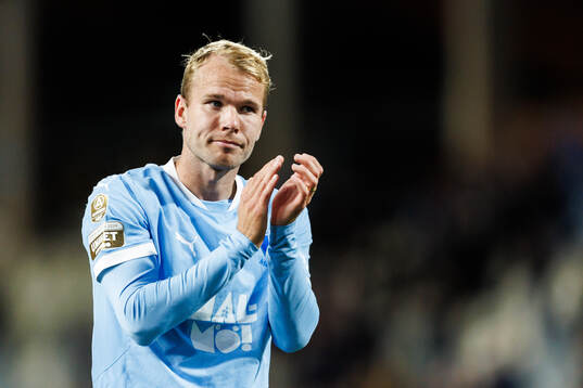 Malmö FFs Oscar Lewicki deppar