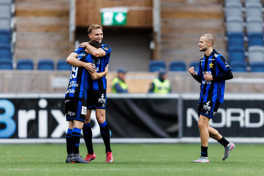 Sirius Isak Bjerkebo jublar med Oscar Krusnell och Melker