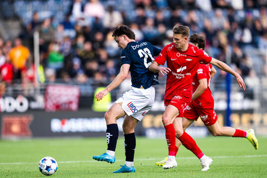 Simen Kvia-Egeskog of Viking and Emil Kornvig of Brann