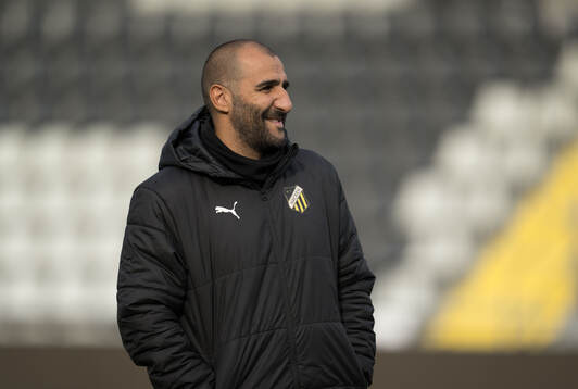 Coach Mak Lind