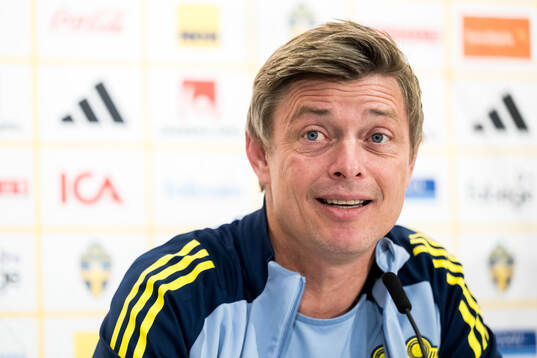 Head coach Jon Dahl Tomasson of the Swedish men's national