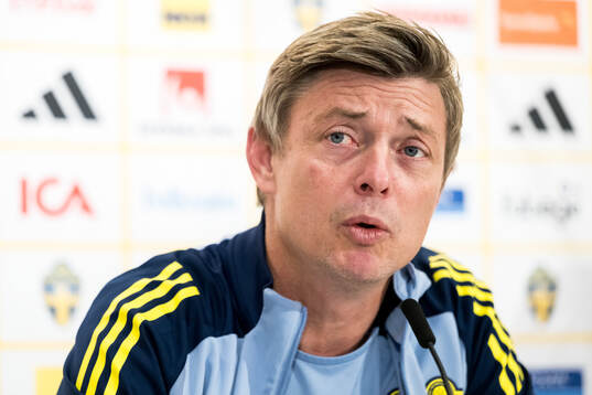 Head coach Jon Dahl Tomasson of the Swedish men's national