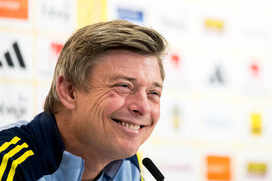 Head coach Jon Dahl Tomasson of the Swedish men's national