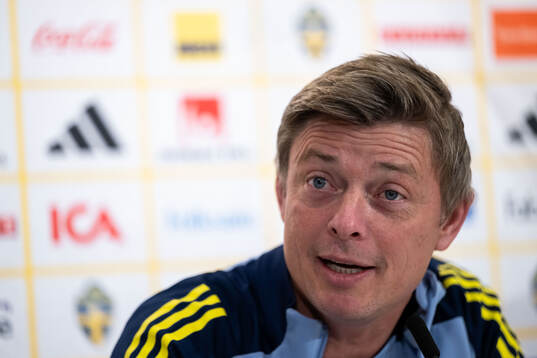 Head coach Jon Dahl Tomasson of the Swedish men's national