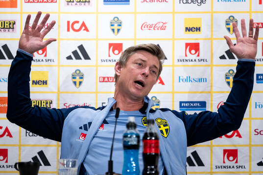 Bläddra bland fler bilder av Football, FIFA World Cup Qualifier, Sweden, Press conference