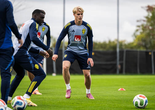 Ken Sema and Lucas Bergvall of the Swedish national