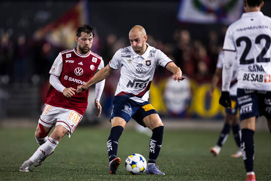 Sandvikens IFs Karl Bohm och Örgrytes Amel Mujanic