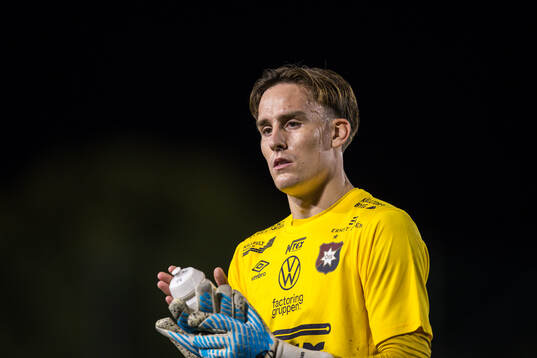 Örgrytes målvakt Hampus Gustafsson deppar