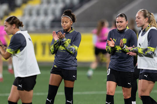 Felicia Schröder and Hanna Wijk of Häcken