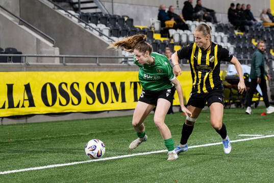 Jagoda Cyraniak of Katowice and Anna Anvegård of Häcken
