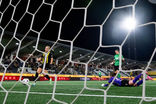 Paulina Nyström of Häcken scores 3-0